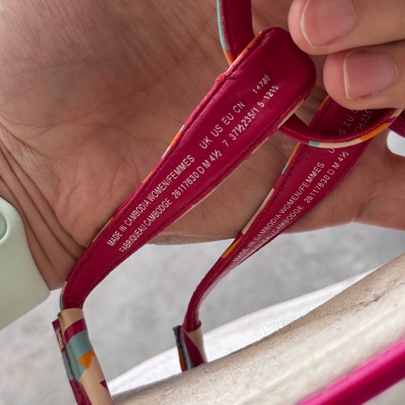 Clarks Slippers - Picture 3 of 3